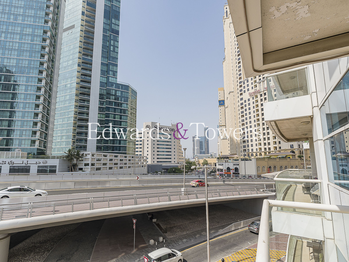property sales Emirates Hills