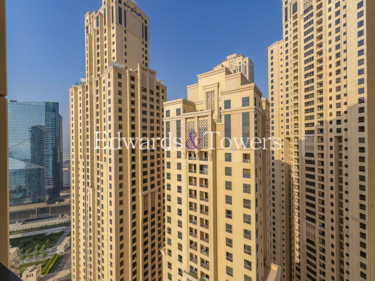property sales Emirates Hills