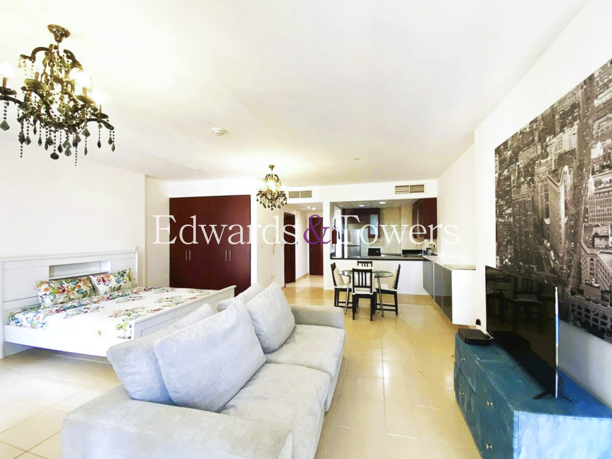 property sales Emirates Hills