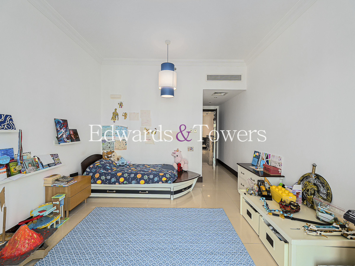 Sea Views | Upgraded | Penthouse | Modern